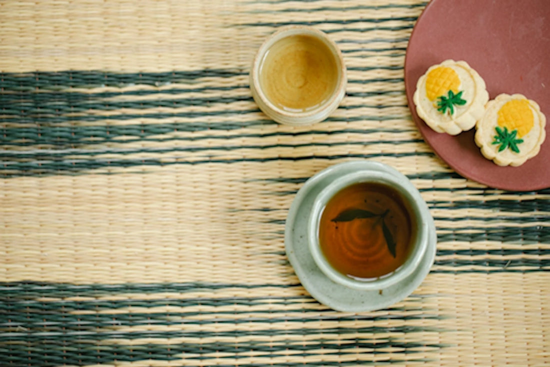 Deux tasses de thé en terre cuite